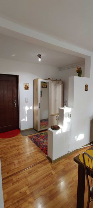 Apartament cu două camere pentru inchiriat