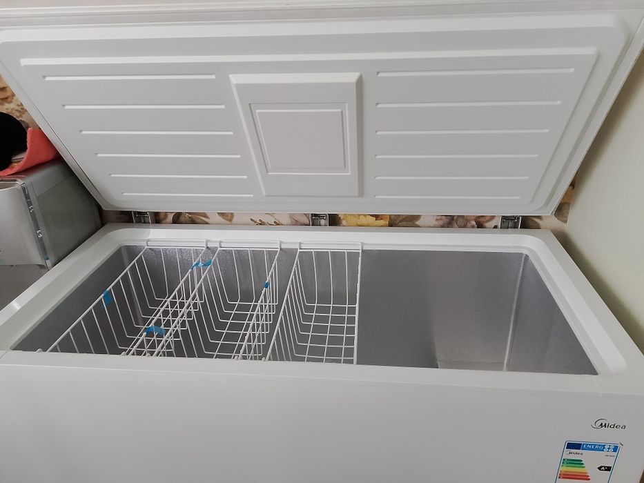 Морозильник в отличном состояний