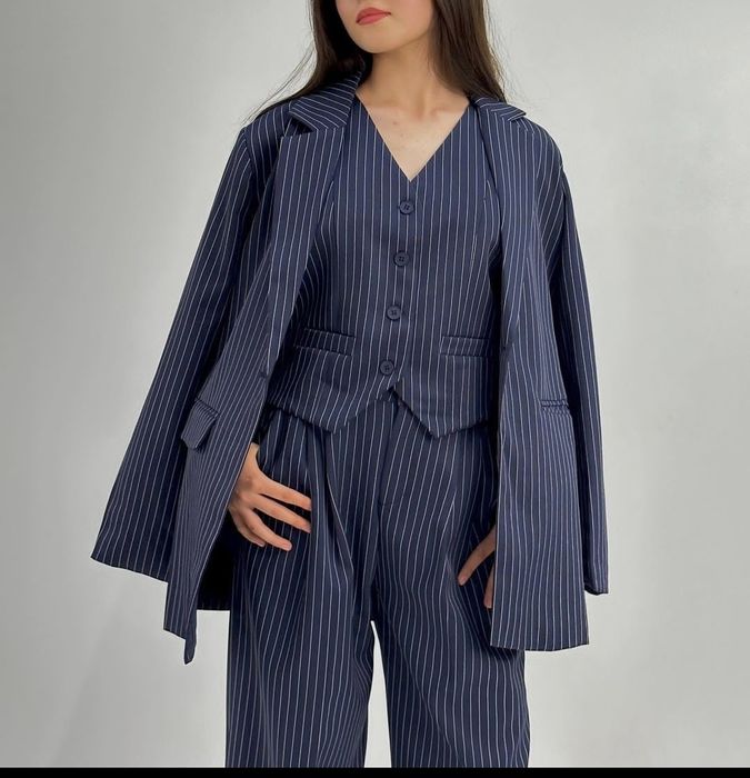 Костюм тройка в полоску