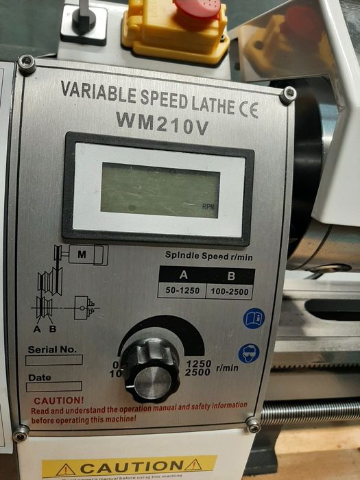 Токарный станок WM210