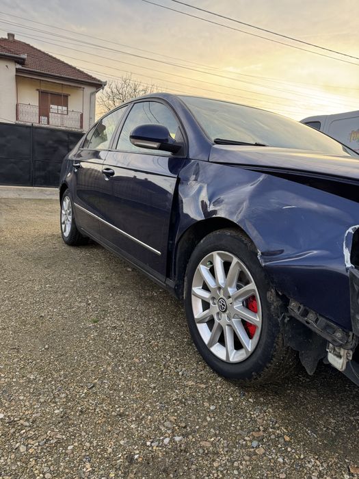 Vând VW Passat b6 pentru dezmembrat sau cine vrea sa o facă