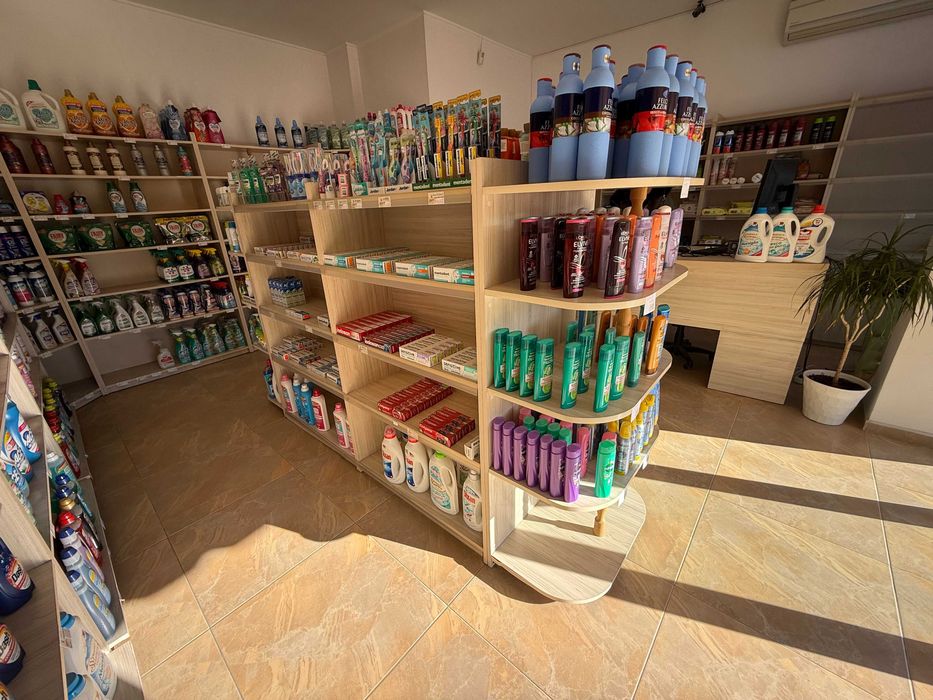 Силажи/Рафтове и бюро за магазин или склад