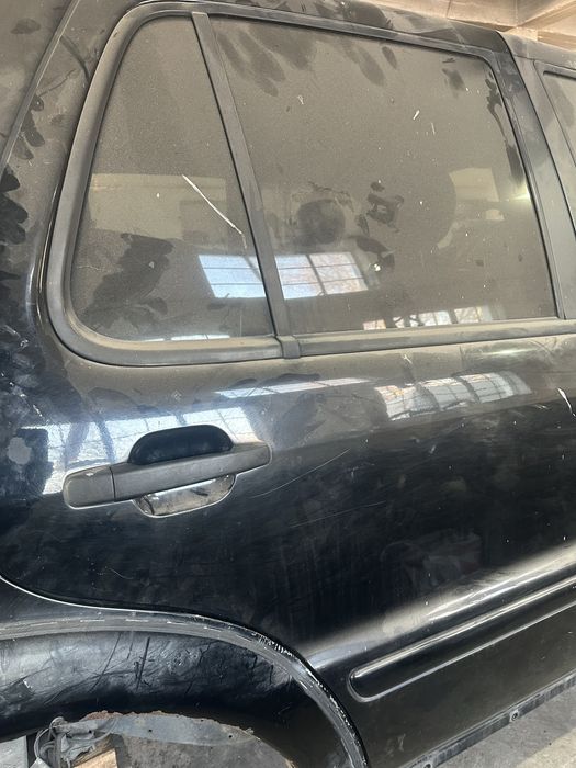 Врати 2броя  -черни за МЛ W163