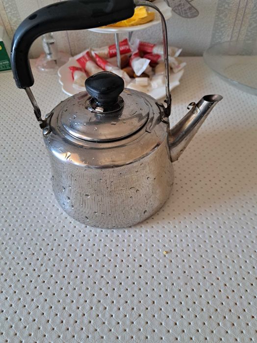 Чайник 2литра продам