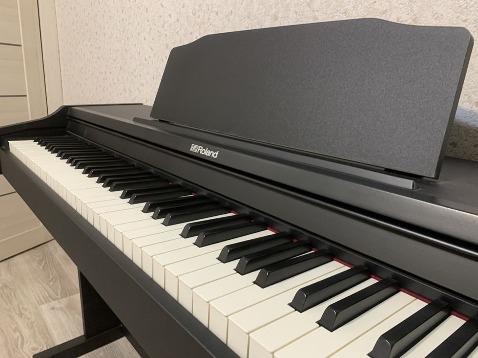 Пианино Roland RP102