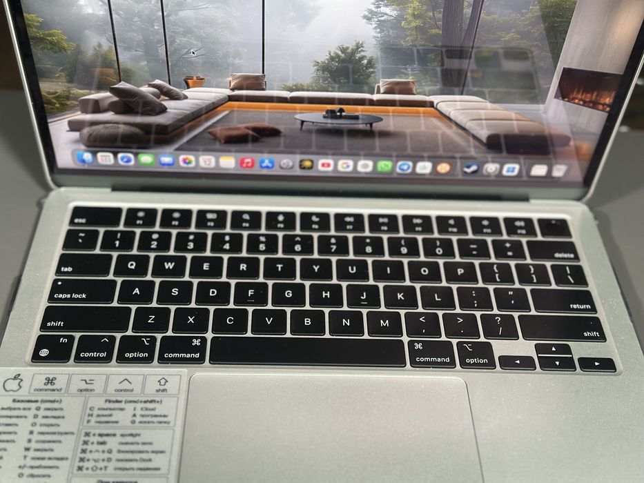 Продам Mackbook m3/ 256gb