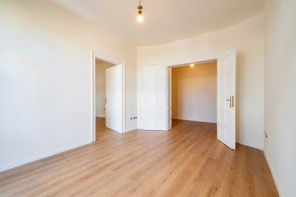 Продава се Четиристаен апартамент в София, Център - 126 кв.м за 2858 €/кв.м - Снимка #9