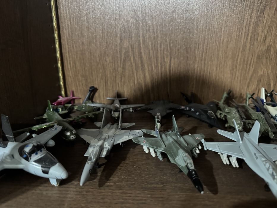 Macheta metalica  Maisto avion scara  1/72