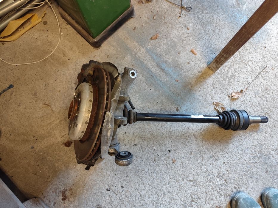 Задни полуоски BMW f10 520 d с главини