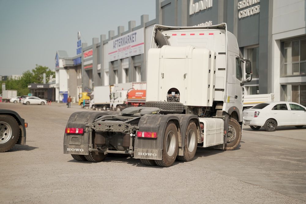 Howo - T7H 6×4 CNG