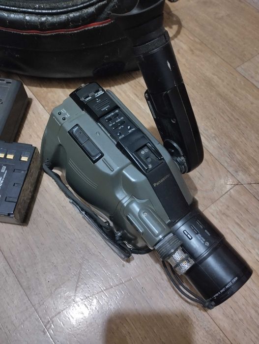 Видеокамера Panasonic NV-G100