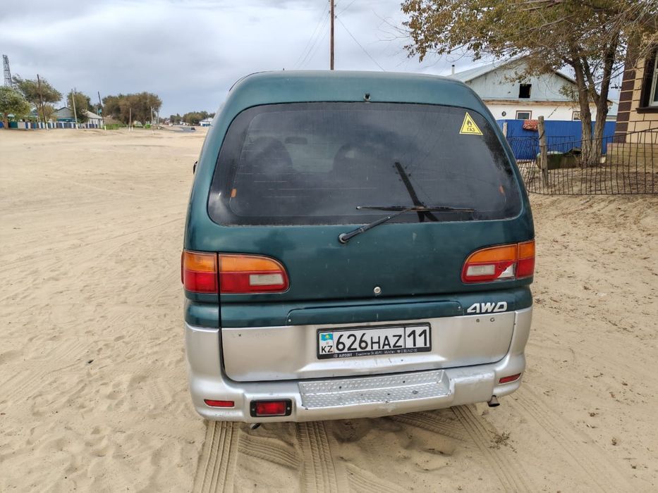 Продаю машина Mitsubishi делика