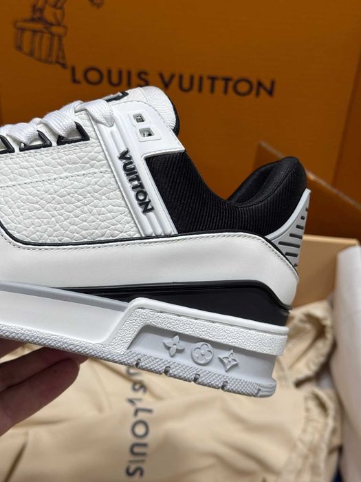 Adidasi Louis Vuitton Trainer Premium