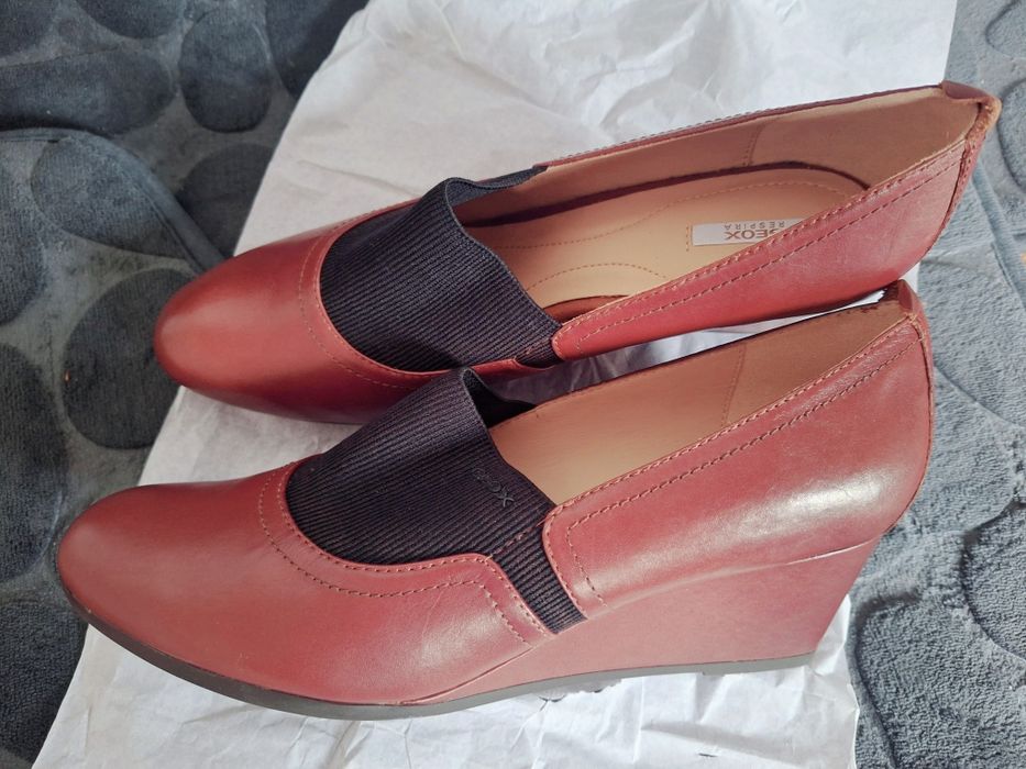 Продам оргинальные туфли на платформе, 41 размера. Новые