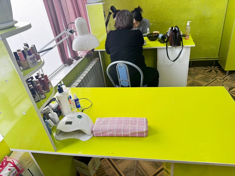 Маникюрный столик