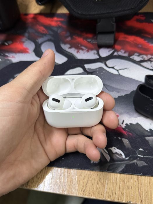 Наушник AirPods Pro