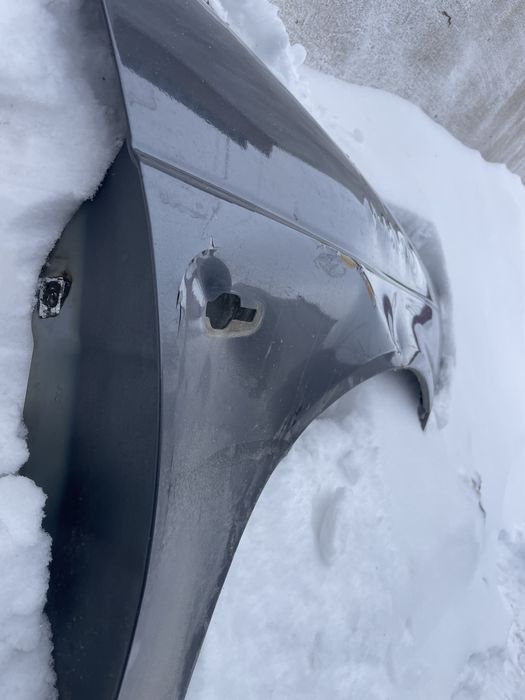 Продам крыло на приору2 раненное надо делать