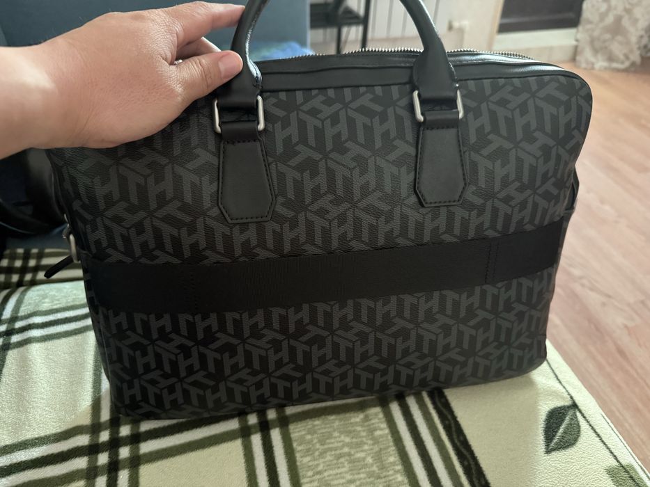 Продам сумку Tommy hifiger