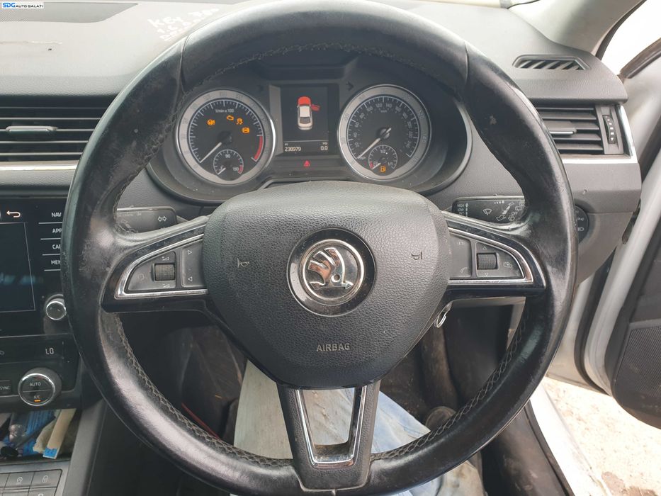 Volan 3 Spite cu Comenzi FARA Airbag cu Uzura Skoda Octavia 3 2013 - 2020 Cod 5E0064241 [K4830]