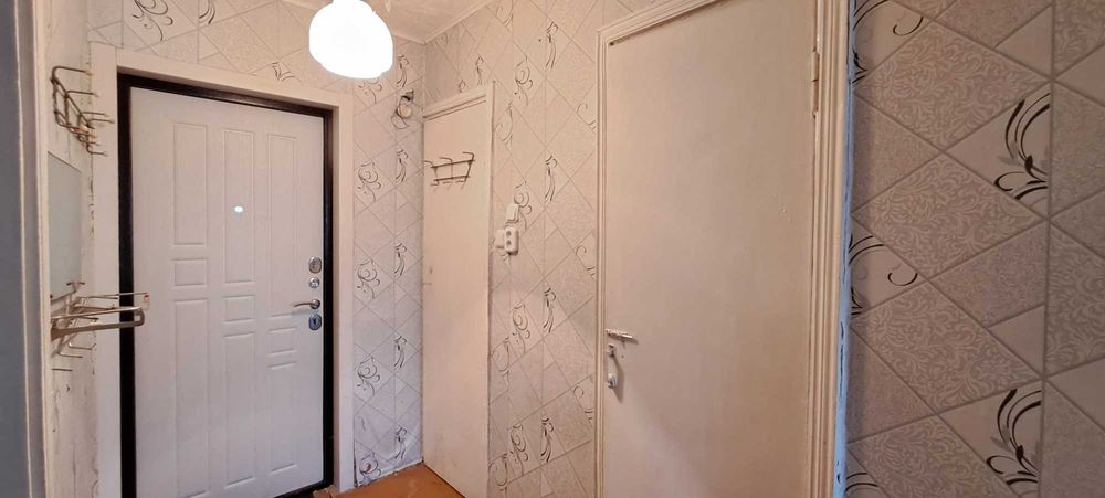 Продам 1 ком квартиру в 7 мкр