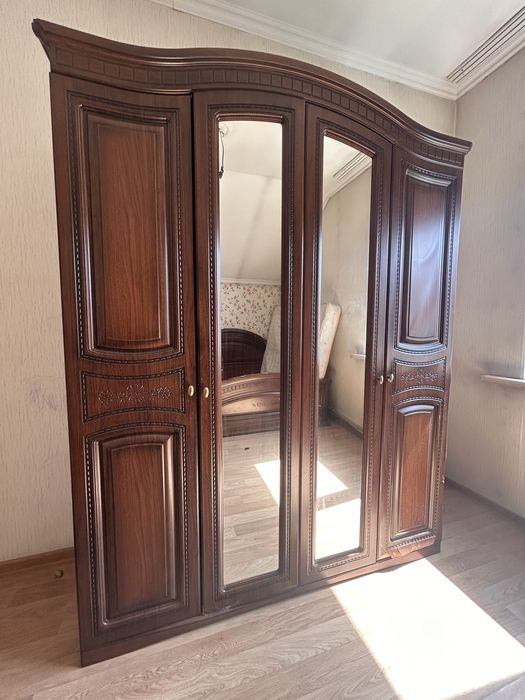 Продам спальный гарнитур