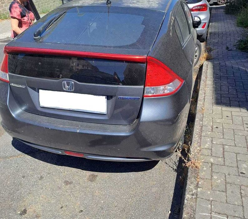 Продавам Honda Insight 1.3i hibryd