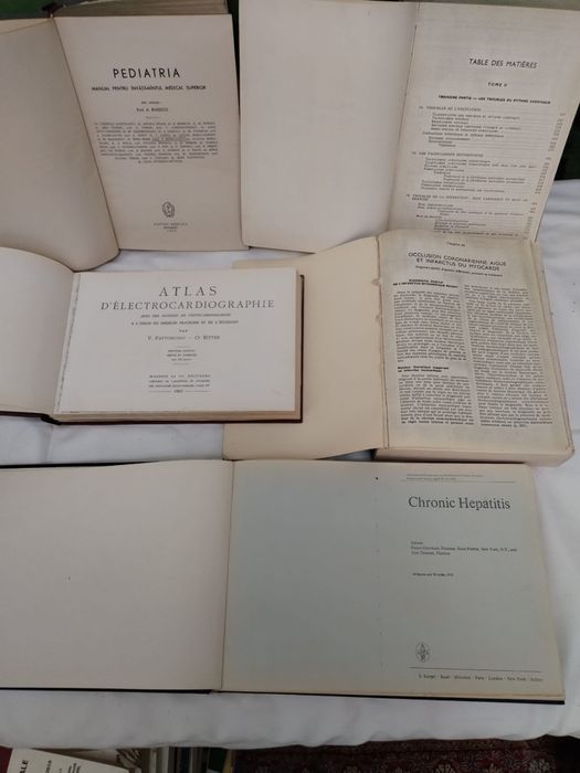 Cărți de medicină și drept civil