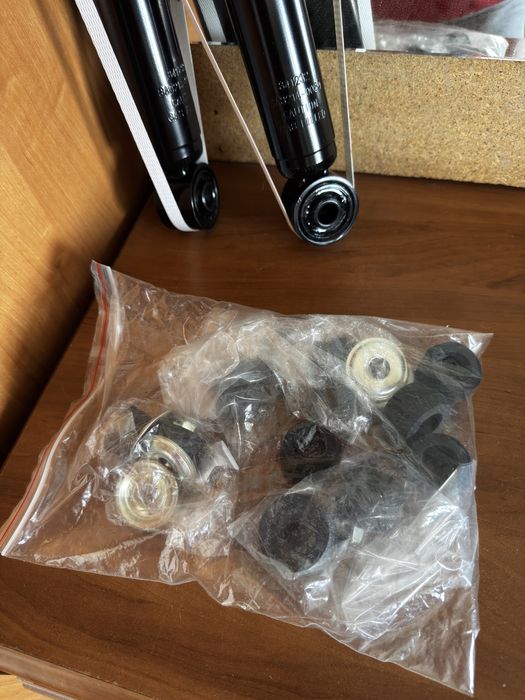 Амортизаторы на Prado 95 Toyota