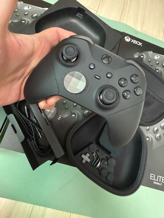 Xbox elite 2 controller . Xbox series