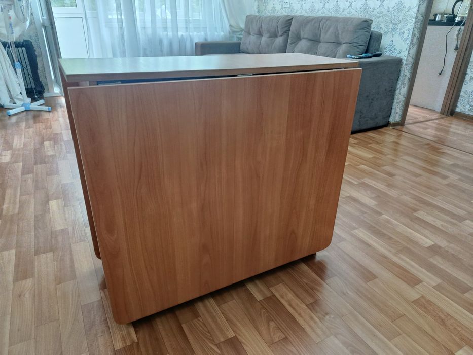Продам стол книжка
