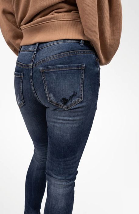 Дамски оригинални дънки. Desigual.  Като нови.