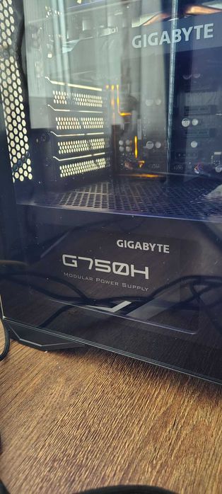 Sursa Gigabyte G750H, 750W, semi-modulara, 80+ Plus Gold, eficienta 90%, Active PFC (impecabila)