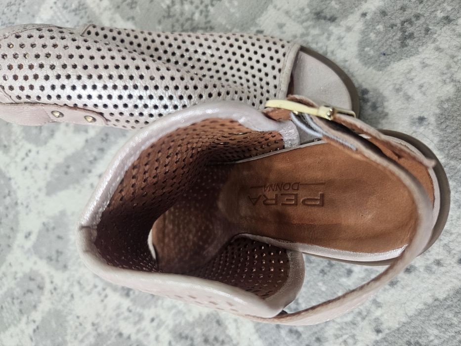 Кожанные босоножки 5000тг