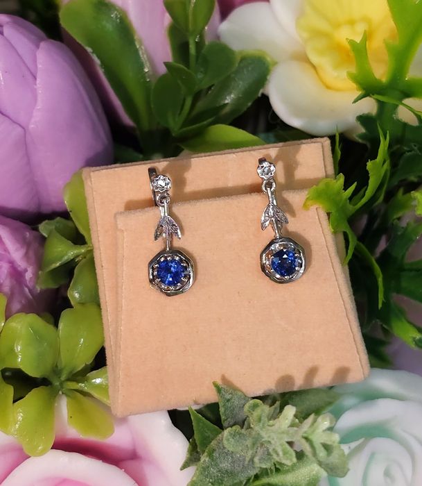 Cercei Art Deco din aur de 18K cu safire naturale albestre superbe si diamante naturale