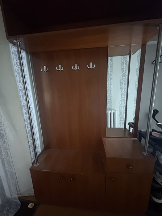 продам шкаф в прихожую