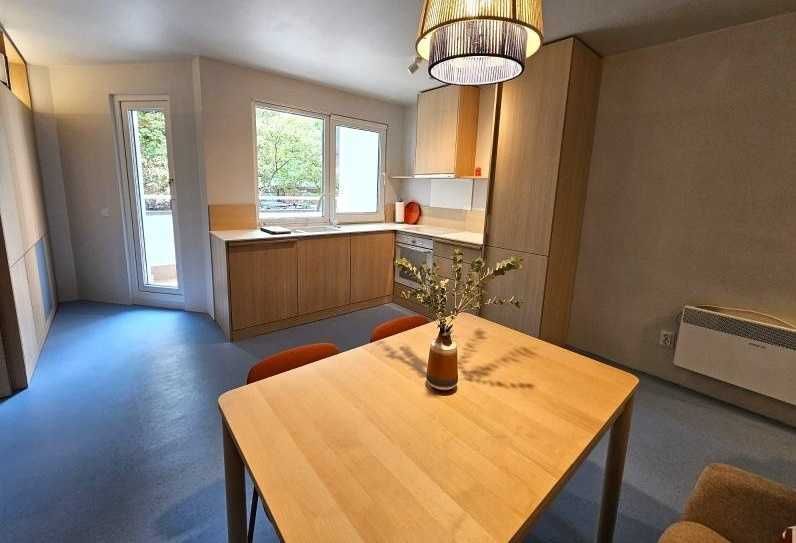 Дава се под наем Тристаен апартамент в Варна, м-т Св. Никола - 86 кв.м за 367.2 € - Снимка #1