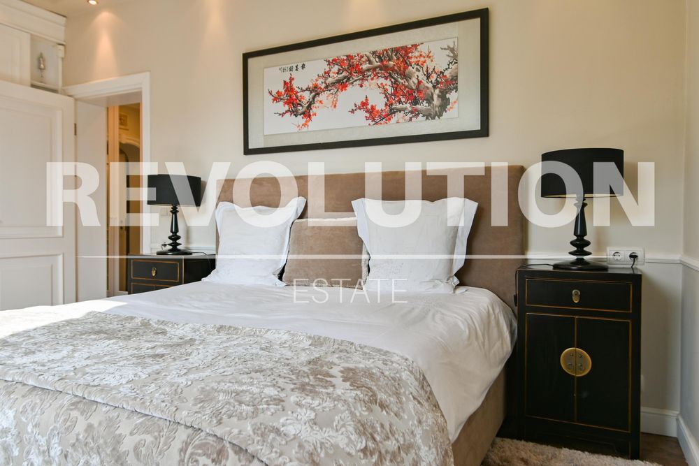 Тристаен апартамент в центъра на София.