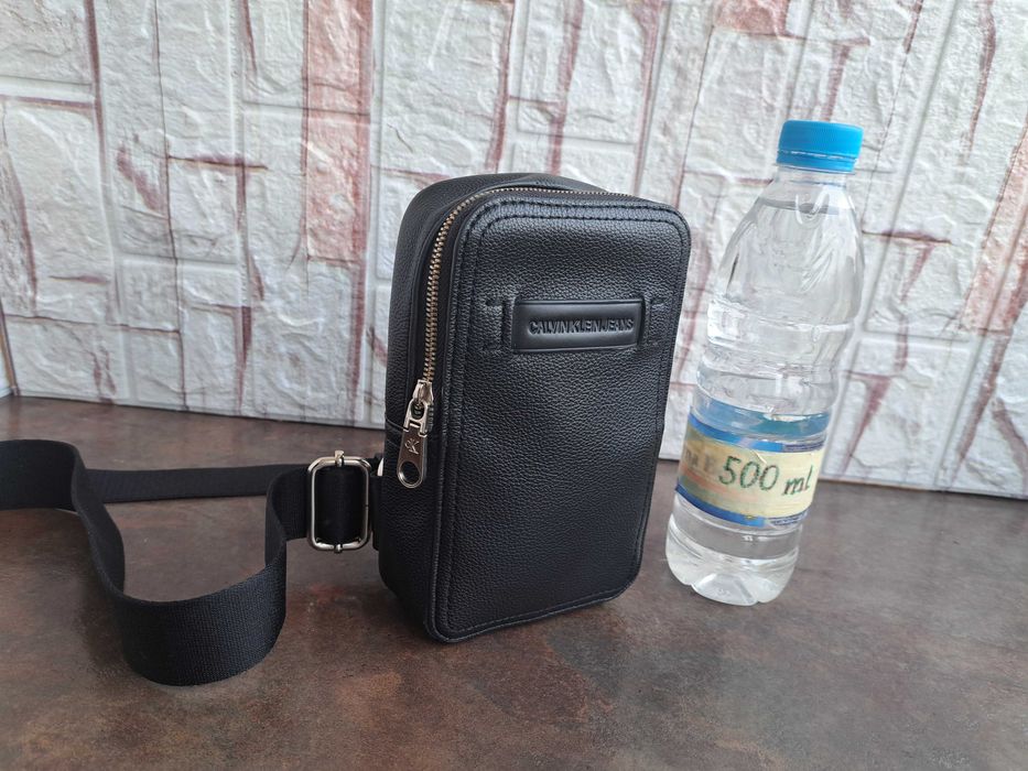 мъжка чанта Calvin Klein черна малка чантичка