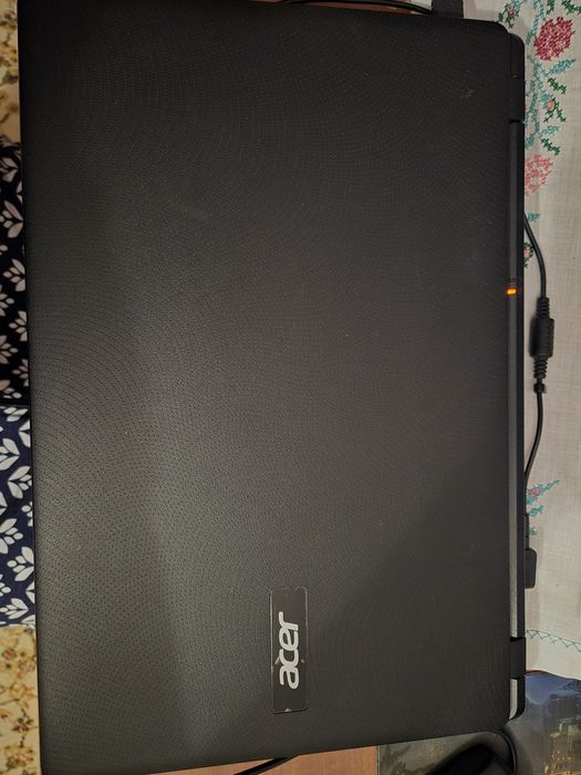 Ноутбук Aser Aspire ES1-571