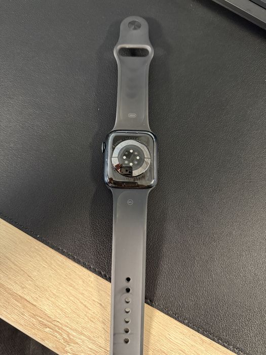 Apple Watch Series 8, 45 мм