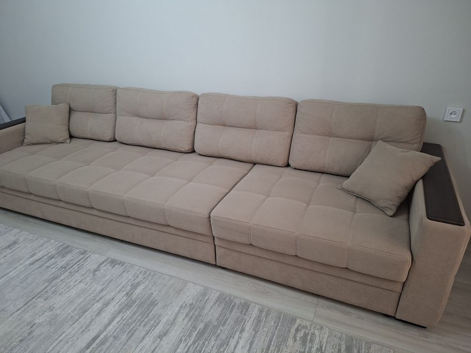 Диван.         .