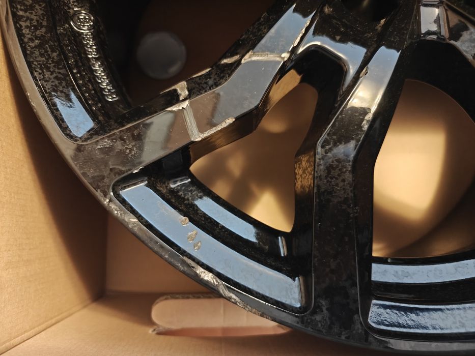 Janta aliaj Dezent TV Black  18x8 usor zgariata