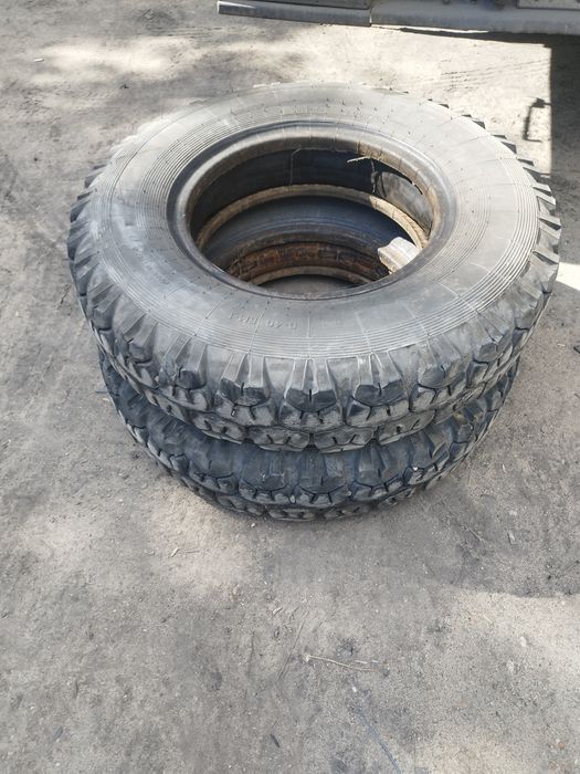 Продам резину  передняя