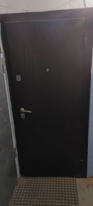 Продам.  Дверь. Входная