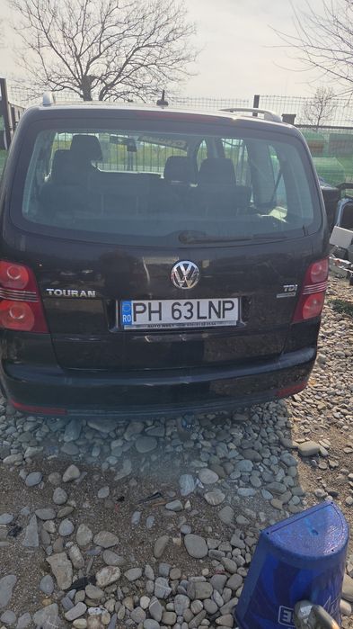 VOLKSWAGEN Touran 2010 — imagine 3