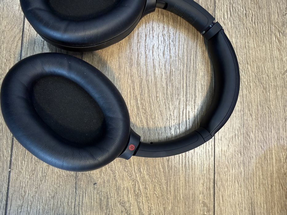 Стерео слушалки Sony wh1000xм4b Перфектни!