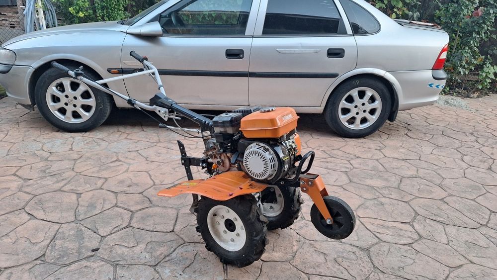 De vânzare motosapa Villager,