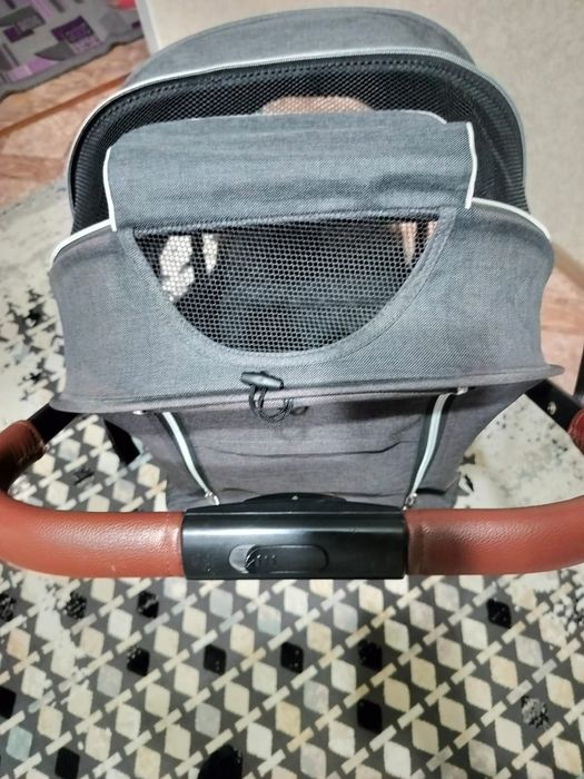 Коляска в идеальном состоянии.