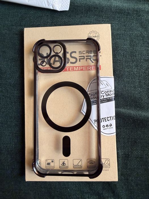 Husa Iphone 13+ folii