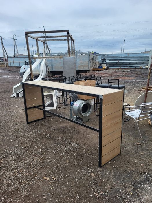 Барная стойка и журнальный стол